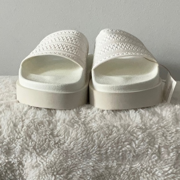 Adidas ADILETTE BONEGA W White/White Size10 (W) - Picture 4 of 7